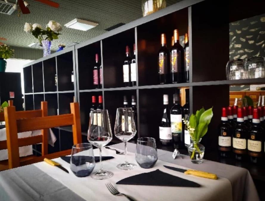 מלון Malvaglia Ristorante Pizzeria Al Posta, Con Alogio מראה חיצוני תמונה